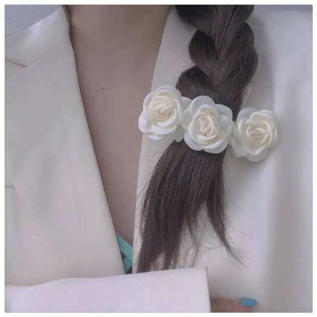 バレッタ 花 ヘアアクセサリー プレゼント 誕生日 女性 ギフト 送料無料 ヘアアレンジ 髪飾り パーティー アセセサリー花 フラワー 大きめ ボリューム 結婚式 パーティ ヘアピン 髪飾り ヘッドア