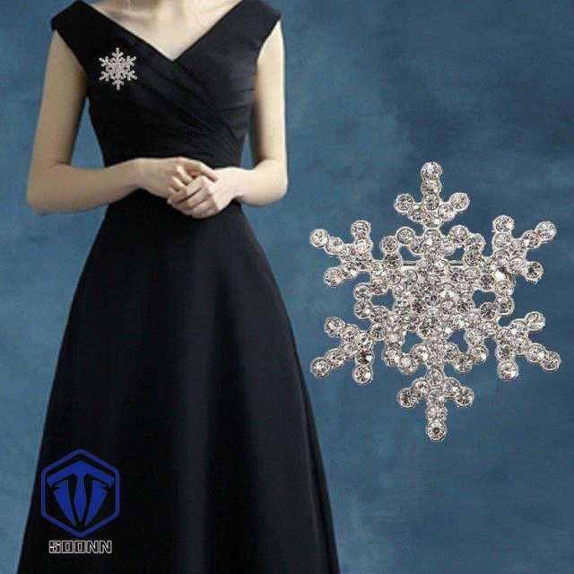 ブローチ 雪の結晶 スノーフレーク フォーマル 雪 結晶 スノー ラインストーン レディース 女性 神秘的 可愛い キュート 女子 アクセサリー アク